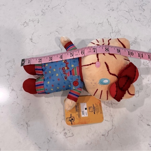HELLO KITTY X CHUCKY Sanrio 10 Inch Plush Universal Parks Exclusive - Picture 9 of 10